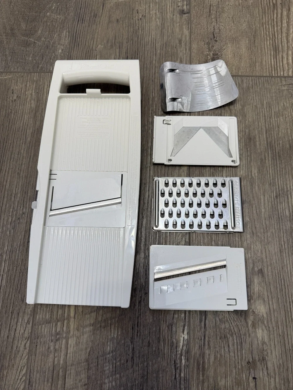 Pampered Chef Ultimate Mandoline Slicer #1087 With 4 Interchangeable Blades